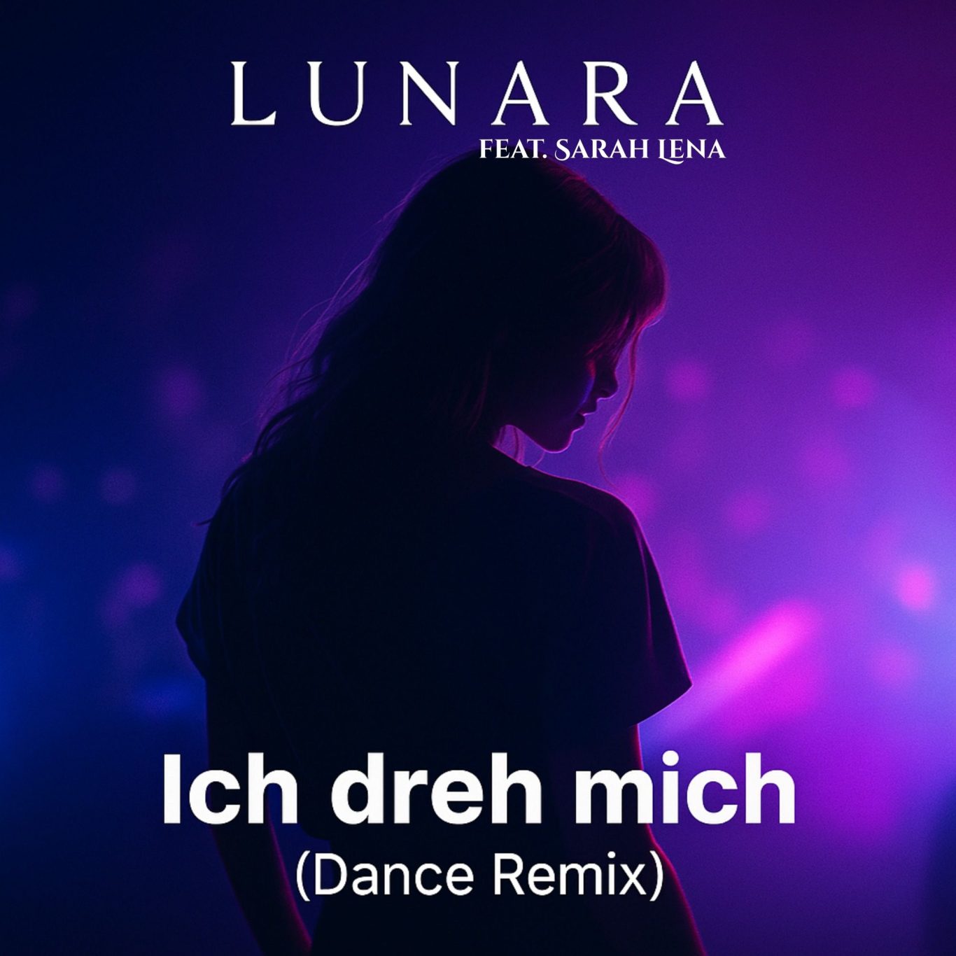 DJ Lunara legt live auf und begeistert das Publikum mit energiegeladenen Dance- und Trance-Beats.